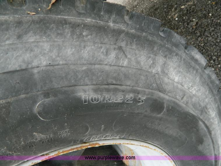 image for item G7657 1993 GMC Blue Bird 42 passenger school bus