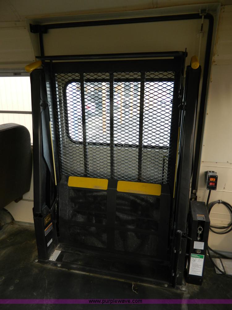 image for item G7657 1993 GMC Blue Bird 42 passenger school bus