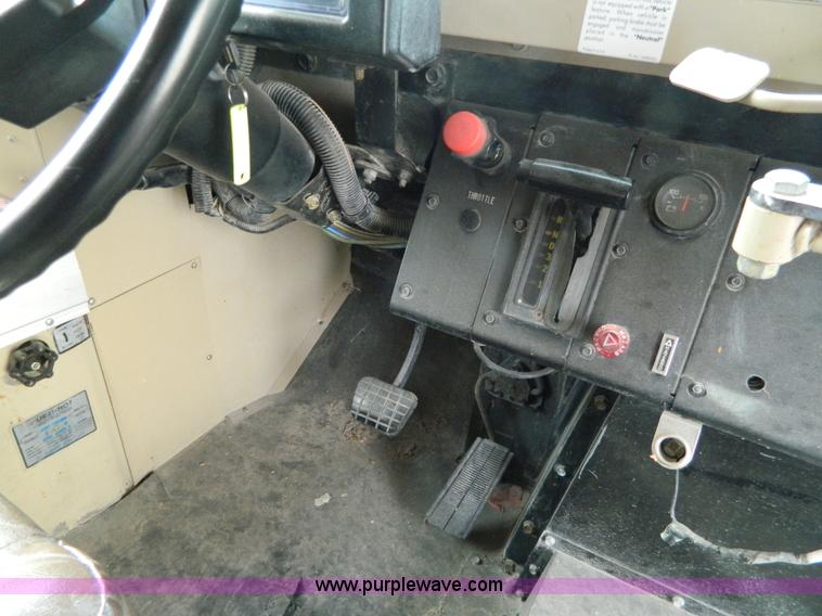 image for item G7657 1993 GMC Blue Bird 42 passenger school bus