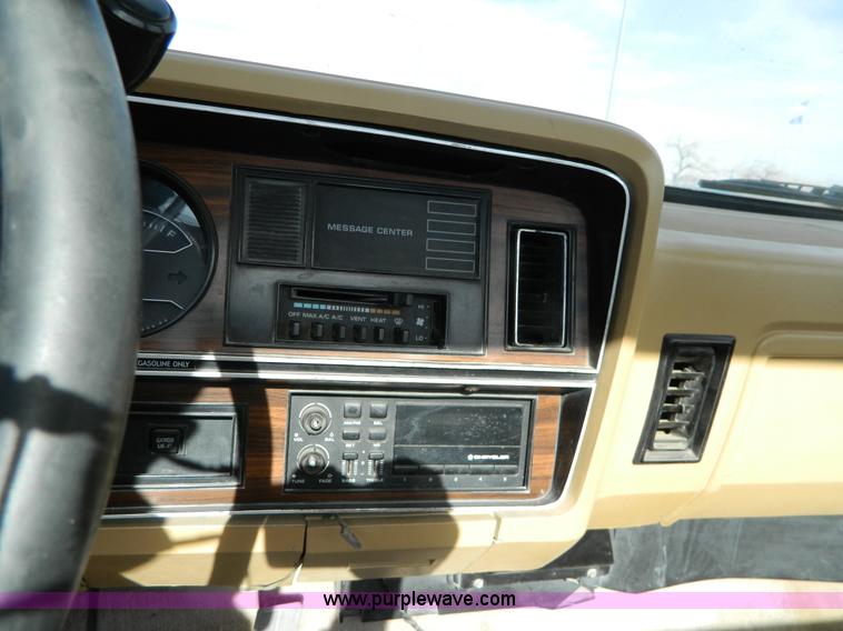 image for item G7658 1989 Dodge D100 pickup truck
