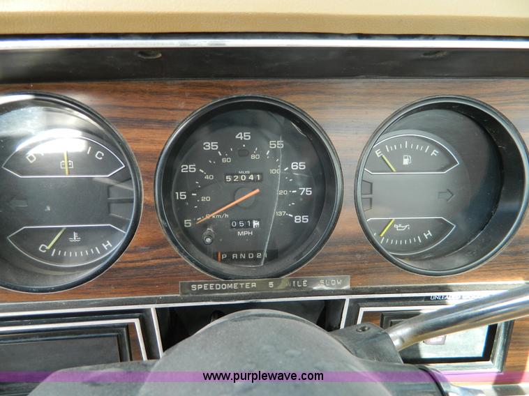 image for item G7658 1989 Dodge D100 pickup truck