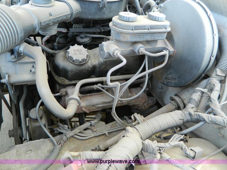 image for item G7658 1989 Dodge D100 pickup truck