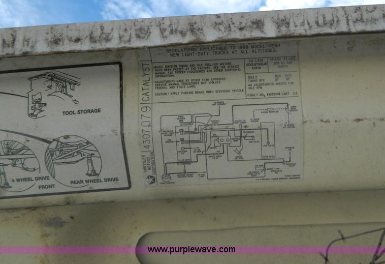 image for item G7658 1989 Dodge D100 pickup truck
