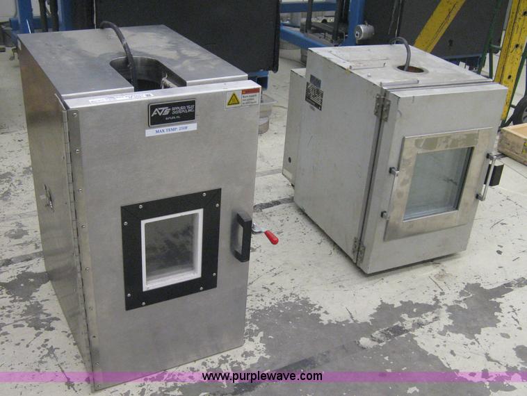 image for item M9091 (2) Environmental test chambers