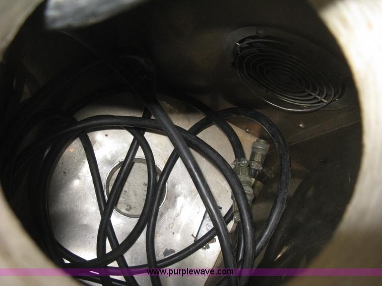 image for item M9091 (2) Environmental test chambers