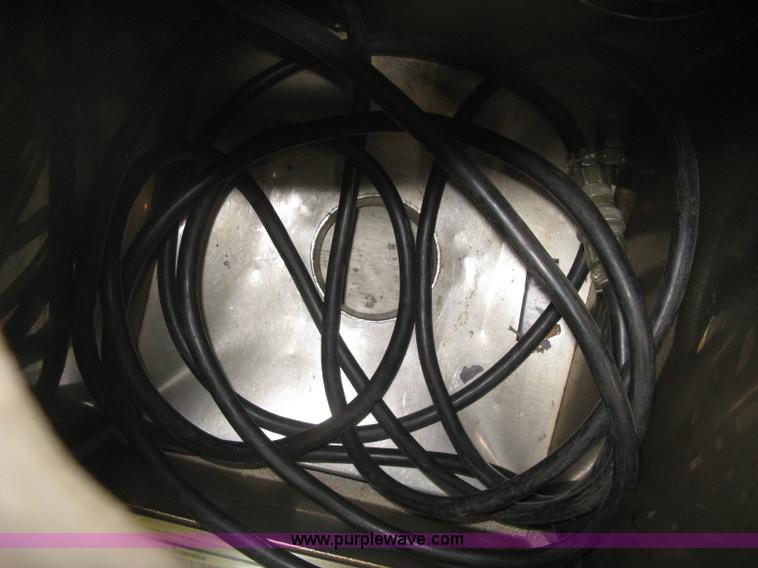 image for item M9091 (2) Environmental test chambers