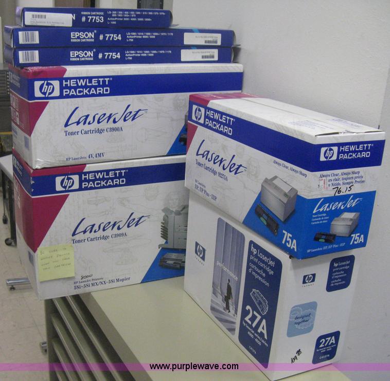 image for item M9153 Assorted office supplies