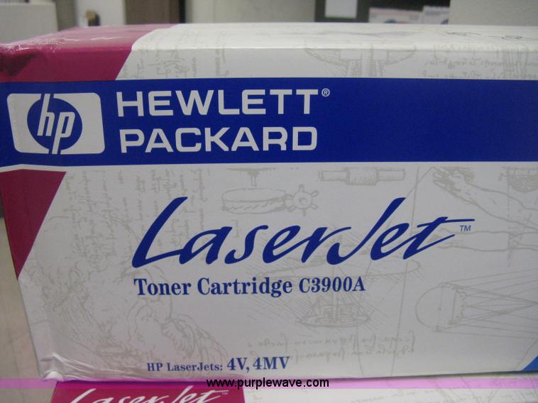 image for item M9153 Assorted office supplies