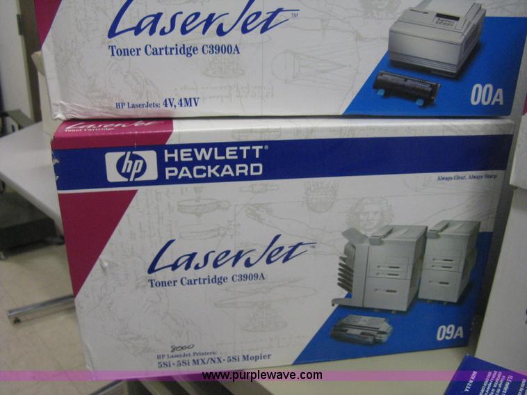 image for item M9153 Assorted office supplies