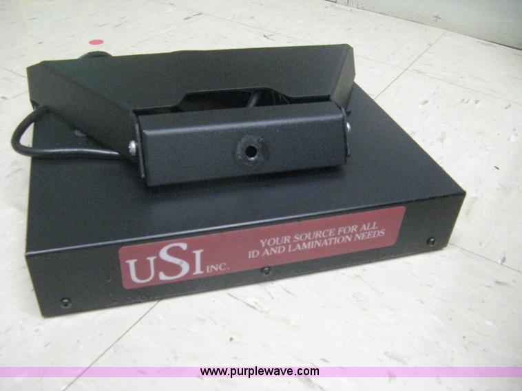 image for item M9156 Polaroid badge making system