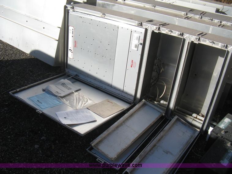 image for item M9157 (15) 1994 Whelen WPS2800 Series emergency siren control boxes