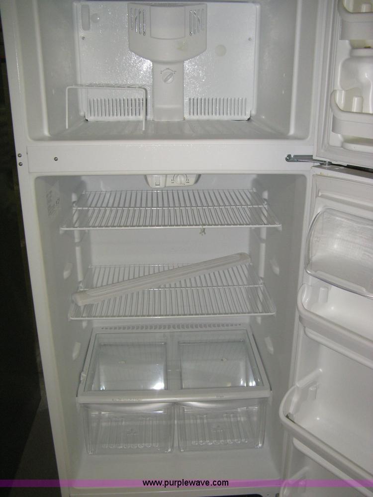 Crosley refrigerator in Wichita, KS Item M9169 sold Purple Wave