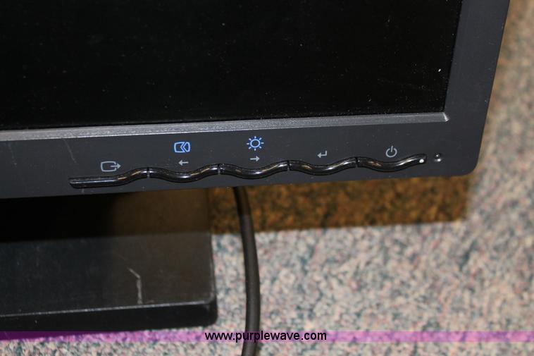 image for item O9421 (50) Lenovo/IBM 17" flat screen monitors