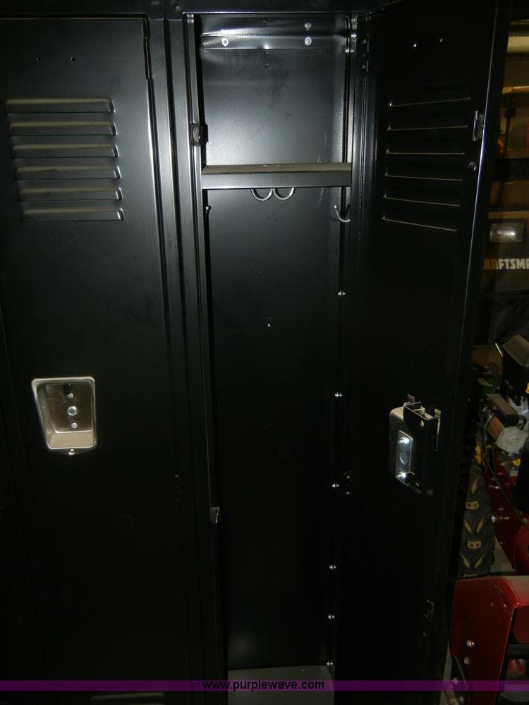 image for item T9596 (20) unused lockers