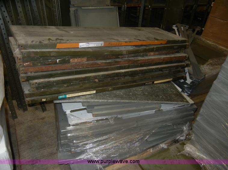 image for item T9645 Metal shelving