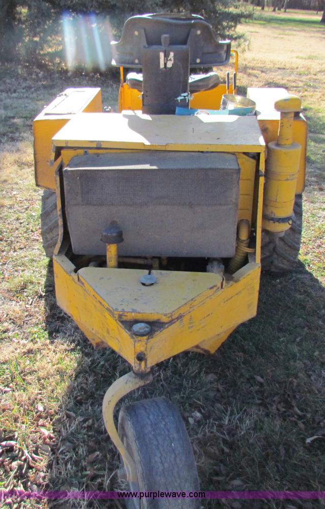 image for item V9416 Hustler 295 ZTR lawn mower