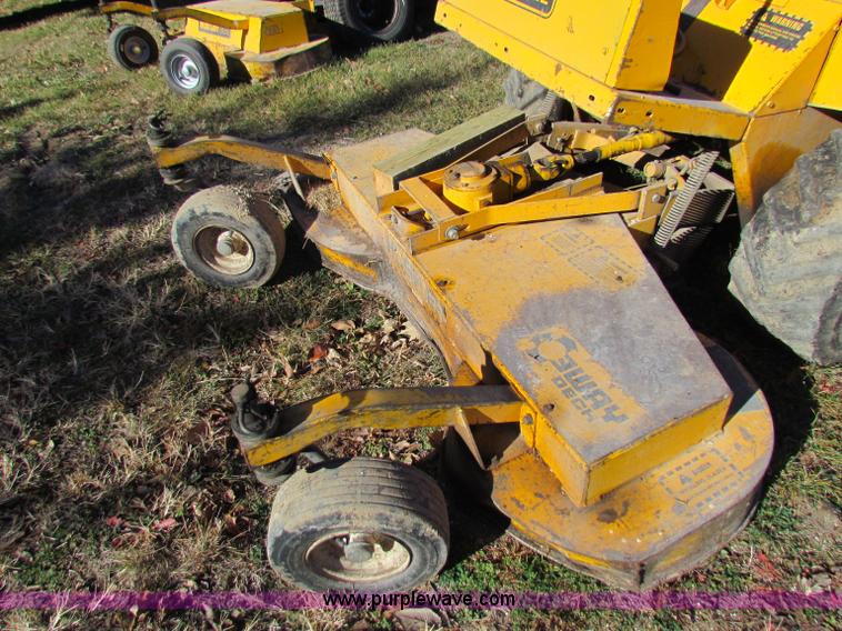 image for item V9416 Hustler 295 ZTR lawn mower