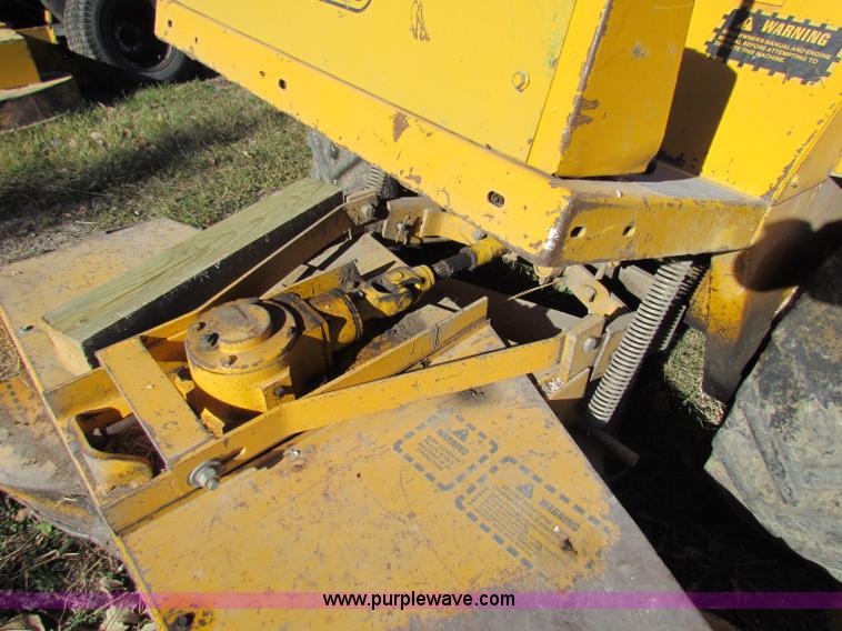 image for item V9416 Hustler 295 ZTR lawn mower