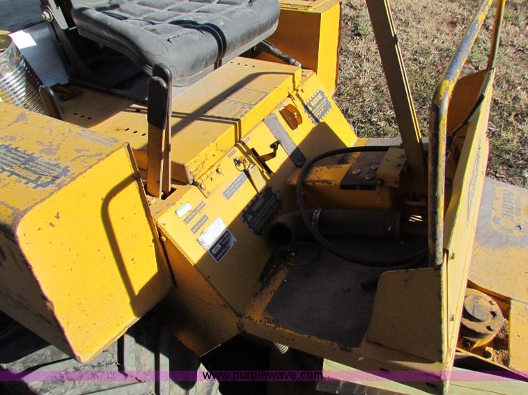 image for item V9416 Hustler 295 ZTR lawn mower