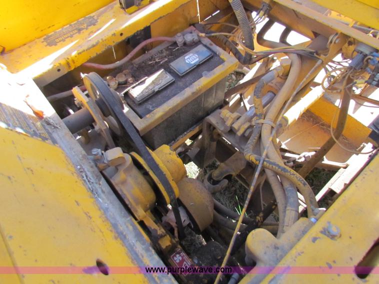 image for item V9416 Hustler 295 ZTR lawn mower