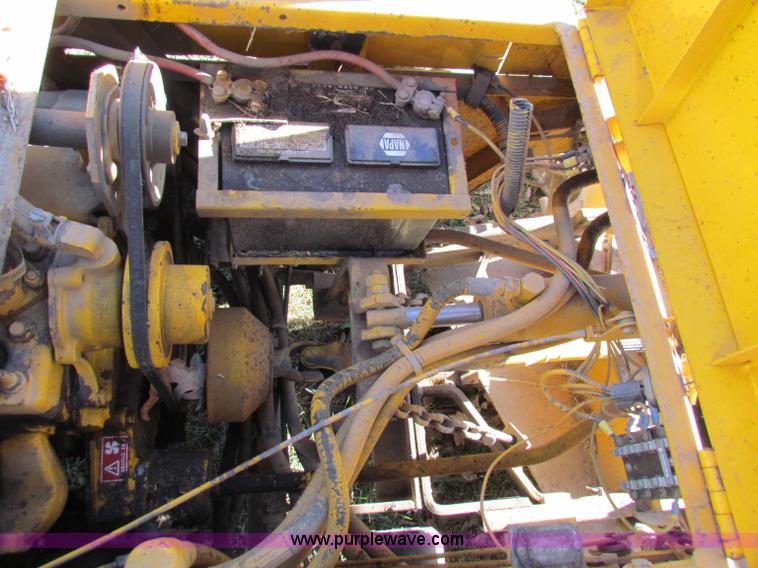 image for item V9416 Hustler 295 ZTR lawn mower