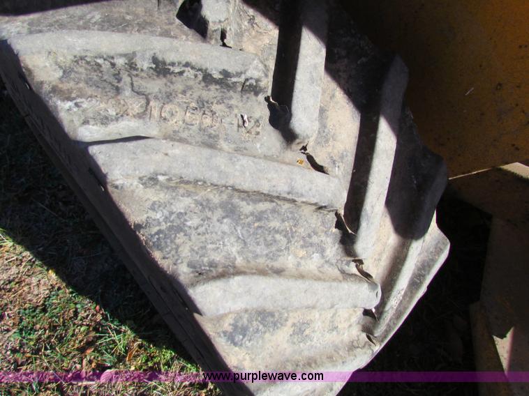 image for item V9416 Hustler 295 ZTR lawn mower