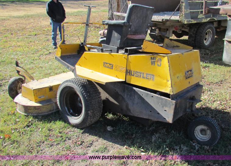image for item V9417 Hustler 261 ZTR lawn mower