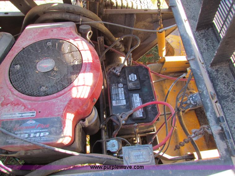 image for item V9417 Hustler 261 ZTR lawn mower