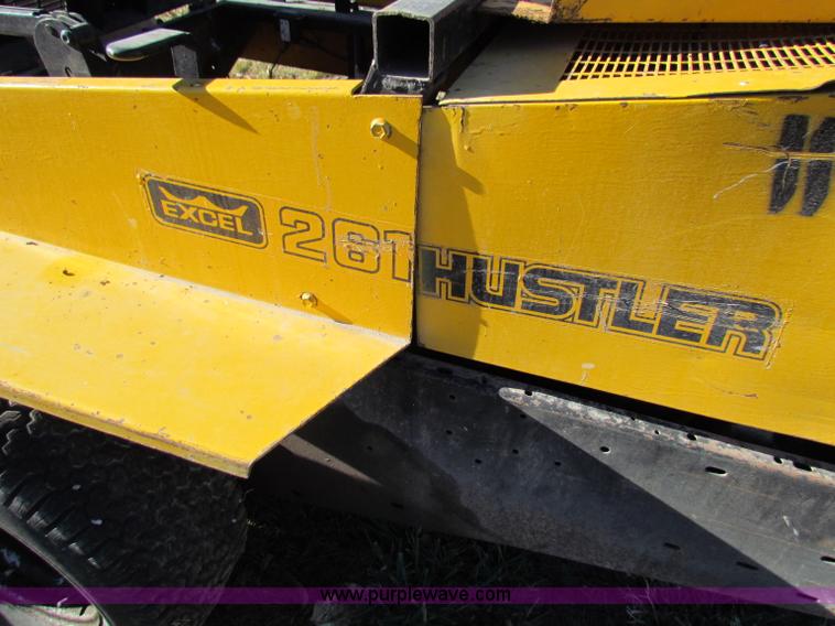 image for item V9417 Hustler 261 ZTR lawn mower