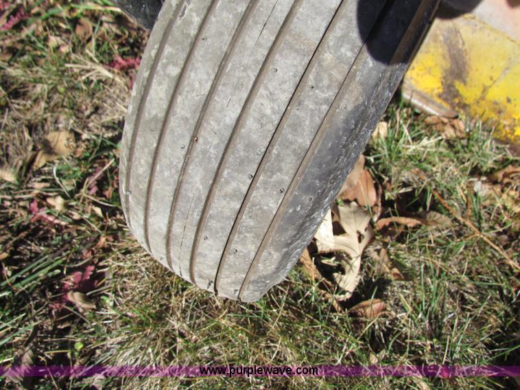 image for item V9417 Hustler 261 ZTR lawn mower