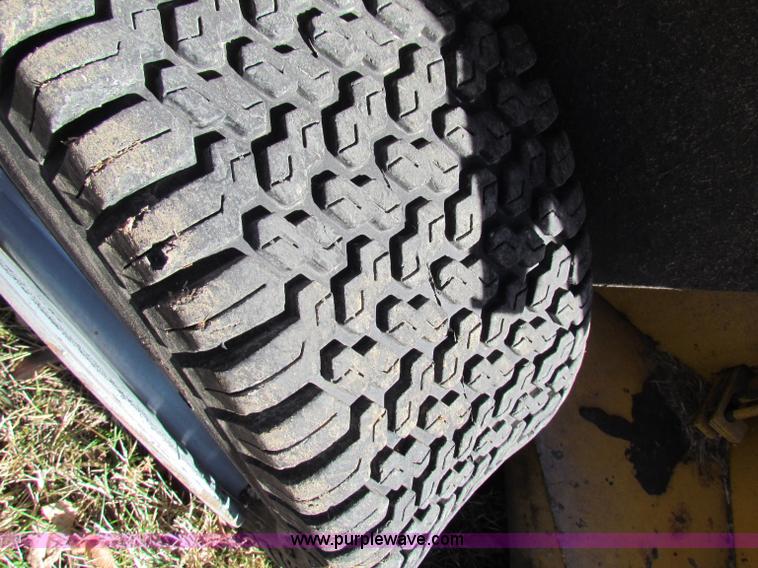 image for item V9417 Hustler 261 ZTR lawn mower