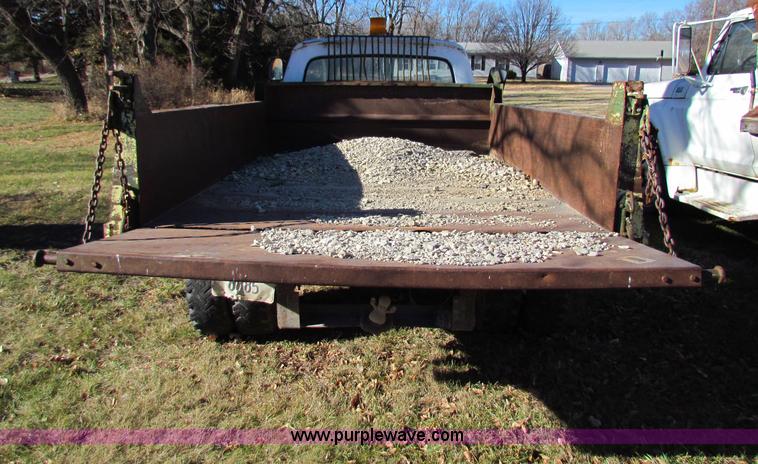 image for item V9418 1962 Ford F350 dump truck