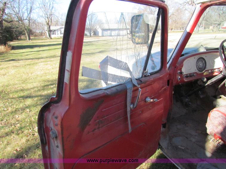 image for item V9418 1962 Ford F350 dump truck