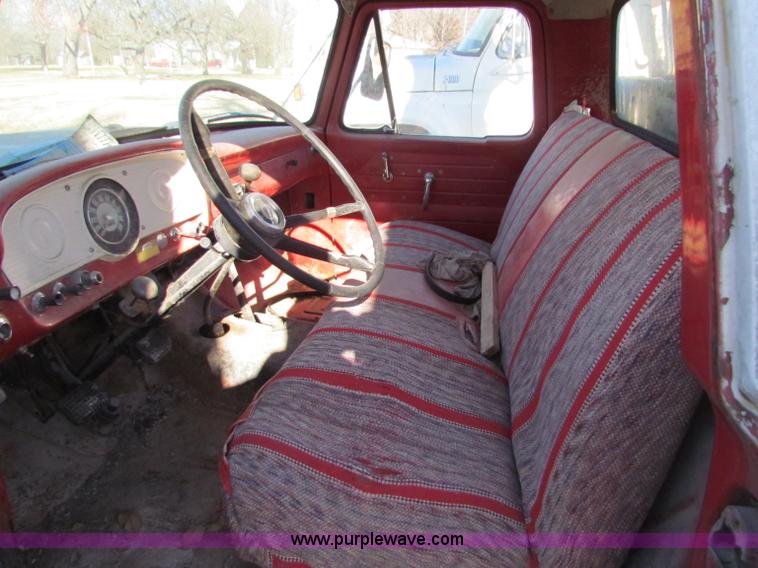 image for item V9418 1962 Ford F350 dump truck