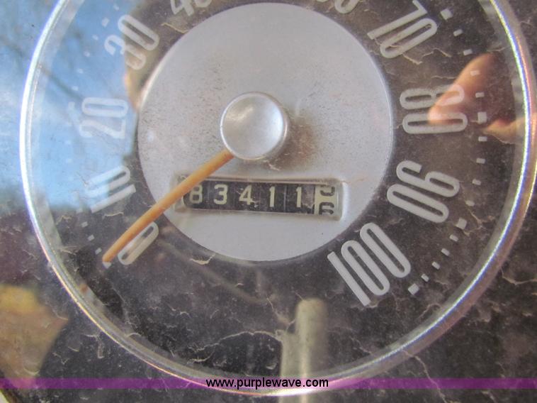 image for item V9418 1962 Ford F350 dump truck