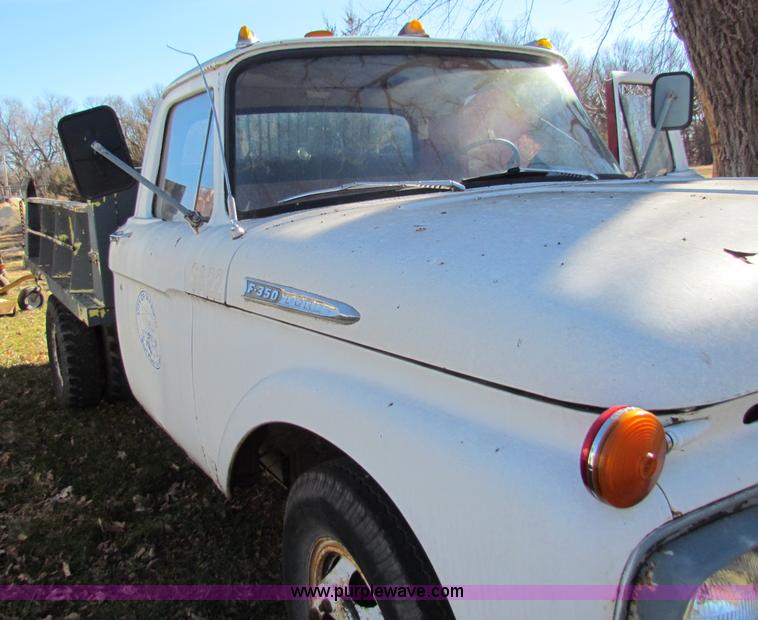 image for item V9418 1962 Ford F350 dump truck