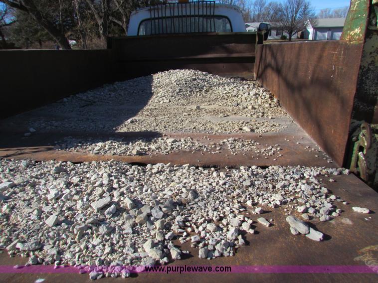 image for item V9418 1962 Ford F350 dump truck