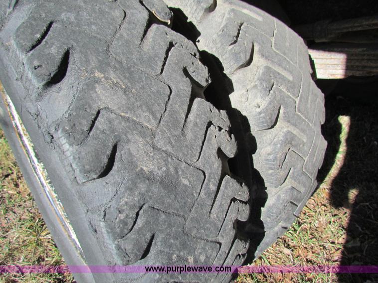 image for item V9418 1962 Ford F350 dump truck