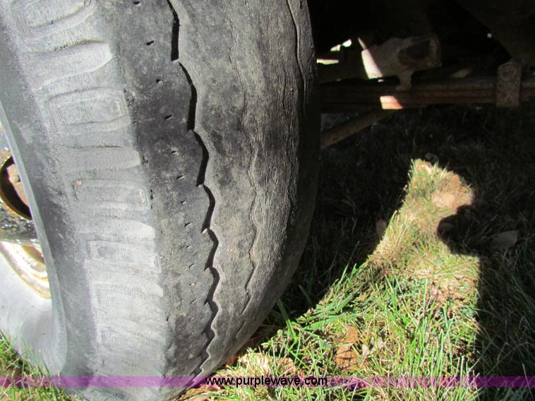 image for item V9418 1962 Ford F350 dump truck