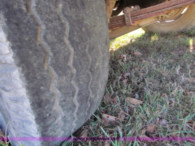 image for item V9418 1962 Ford F350 dump truck