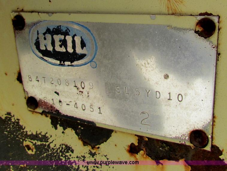 image for item V9419 1976 Ford F600 dump truck