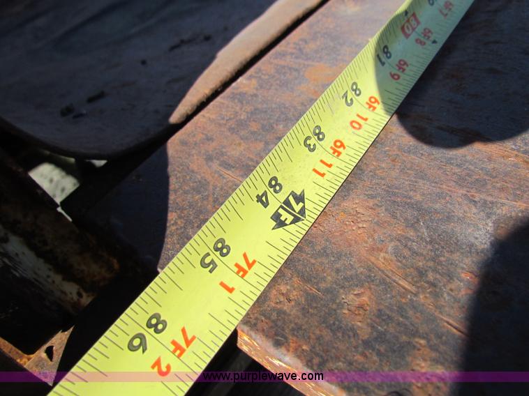 image for item V9419 1976 Ford F600 dump truck