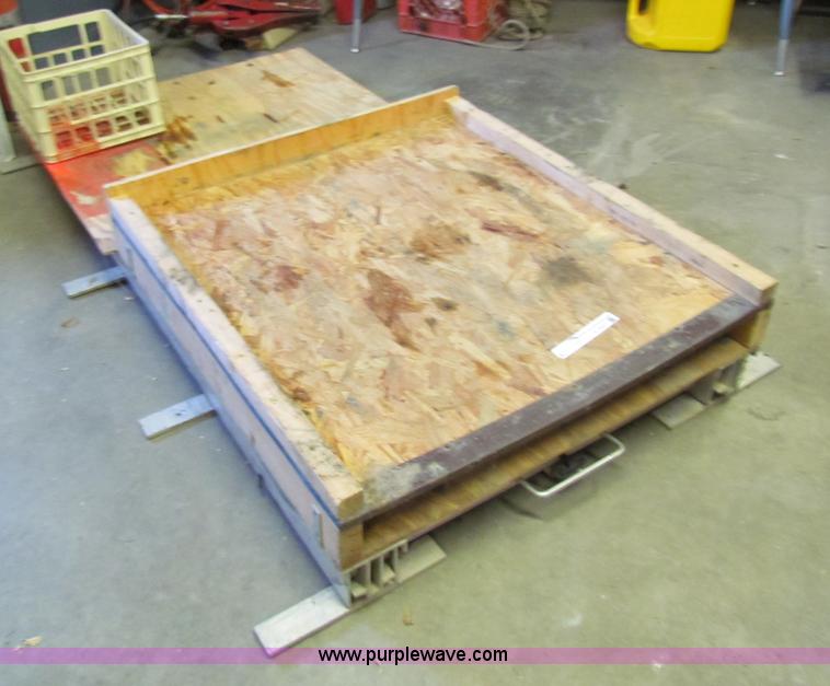 image for item V9427 Weather guard Bed Rat 3400 aluminum pull out truck bed shelf