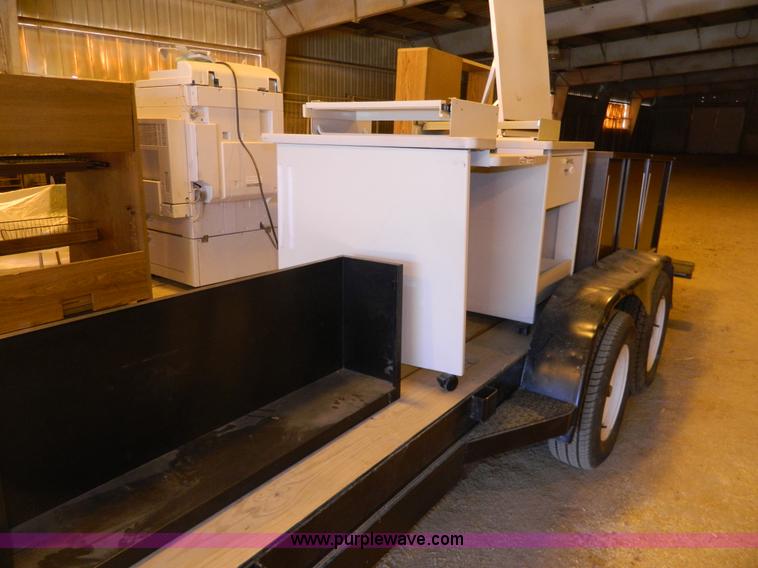 image for item Y9183 Assorted office furniture