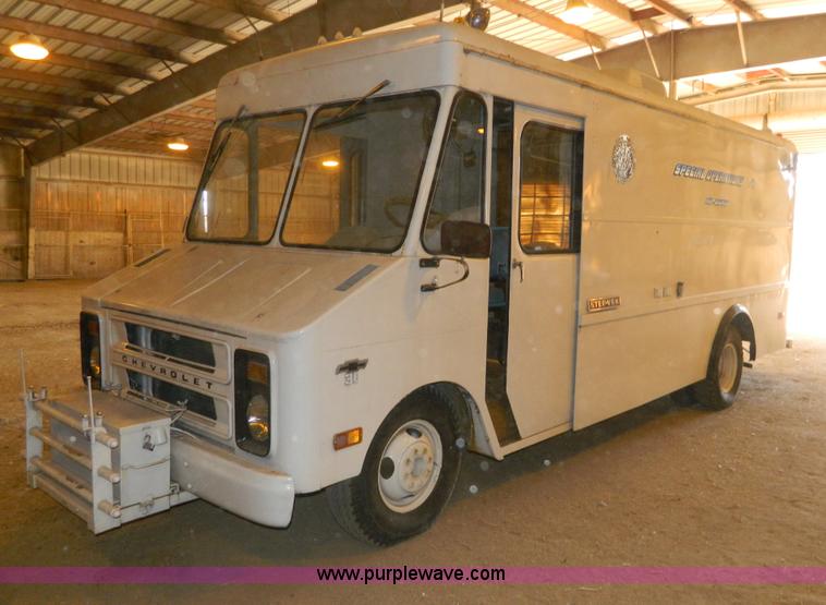 image for item Y9184 1972 Chevrolet step van