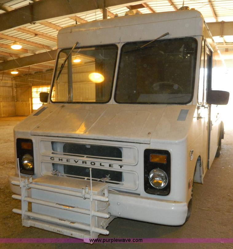 image for item Y9184 1972 Chevrolet step van