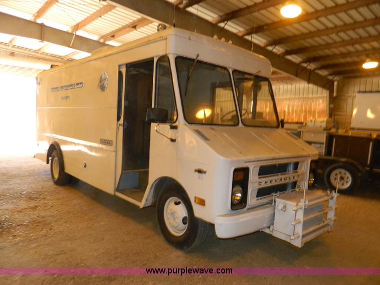 image for item Y9184 1972 Chevrolet step van