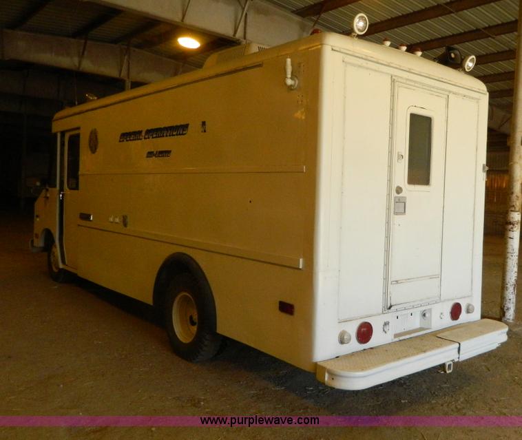 image for item Y9184 1972 Chevrolet step van