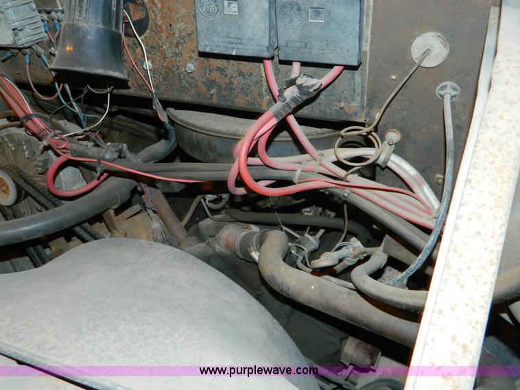 image for item Y9184 1972 Chevrolet step van