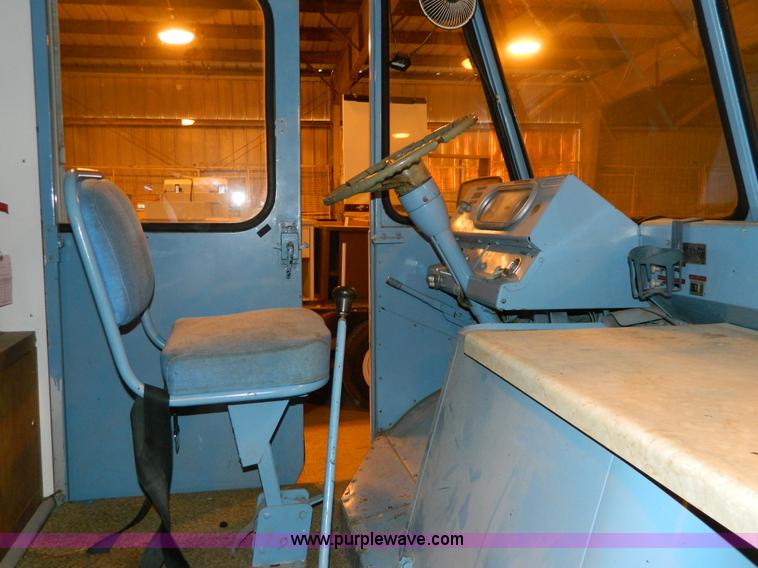 image for item Y9184 1972 Chevrolet step van